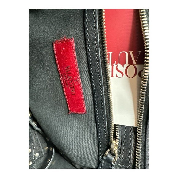 VALENTINO GARAVANI Grained Calfskin Small Rockstud Tote Black ~Authentic - Picture 8 of 14